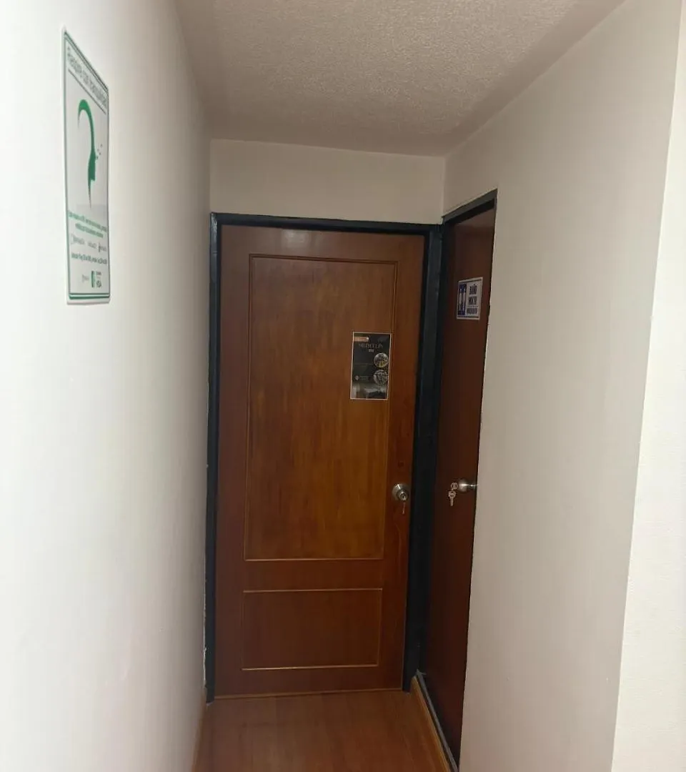 Dorado Inn - Cerca Al Aeropuerto - Habitacion 202 0*, 보고타 콜롬비아
